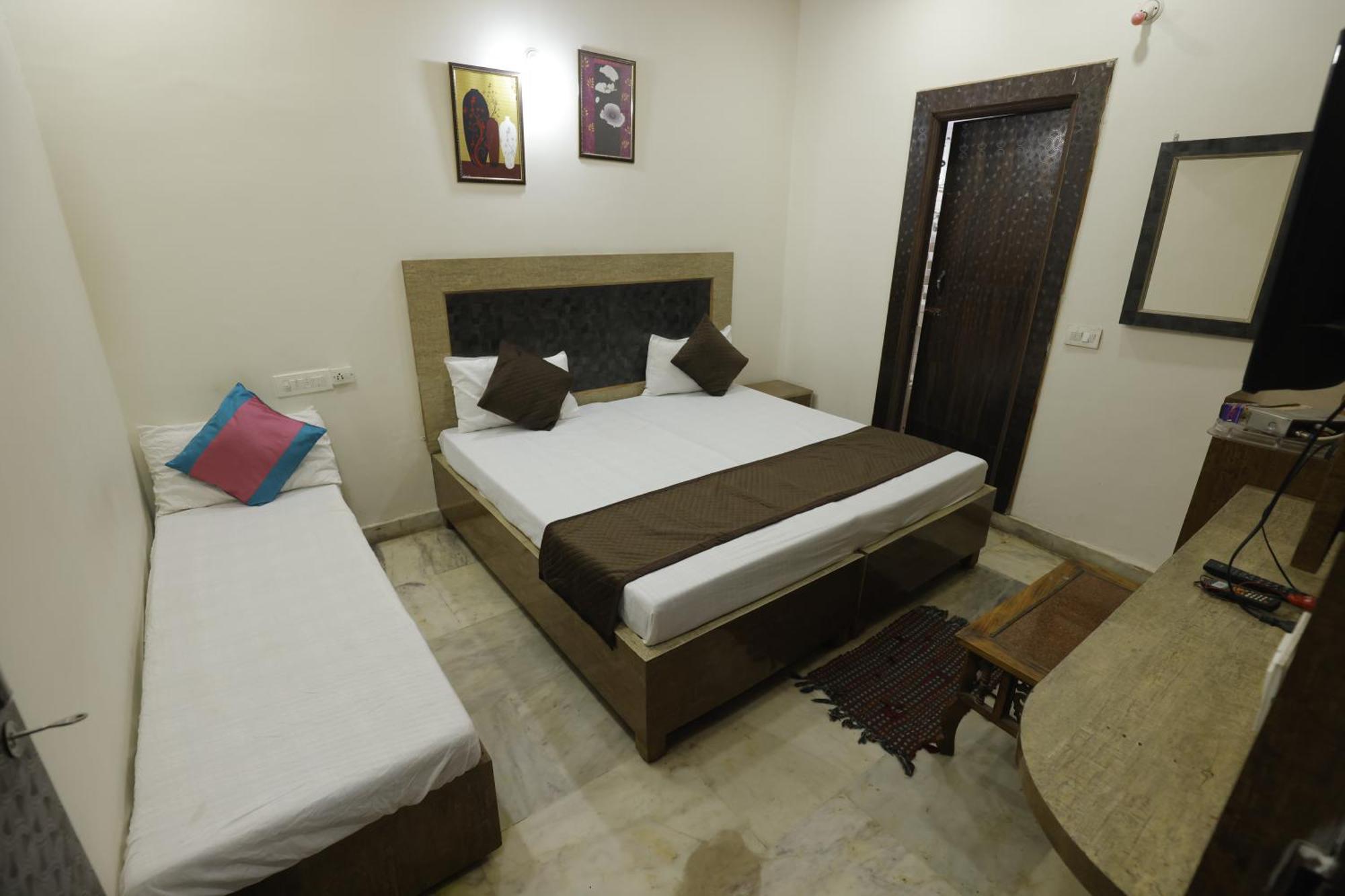 Basil Inn Home Stay Walking Distance From Taj Mahal Agra Agra  Exterior foto